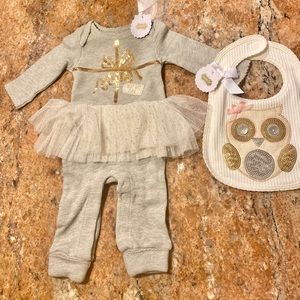NWT long sleeve onesie tutu gift set with bib